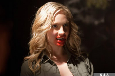 A cause de qui Caroline devient-elle vampire ?
