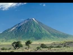Quel volcan des États-Unis est le plus haut volcan du monde ?