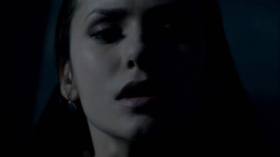 Elena devient-elle vampire à la fin de la saison 3 ?