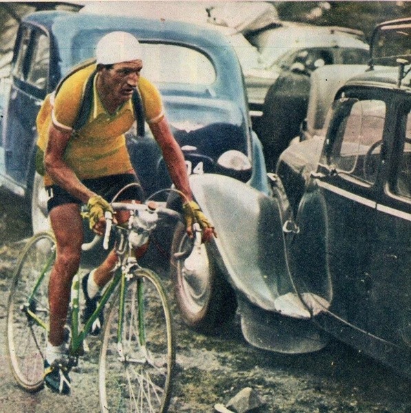 Combien d'année séparent la première victoire et la deuxième victoire de Gino Bartali au tour de France ?