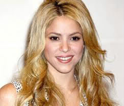 Shakira porte une perruque !
