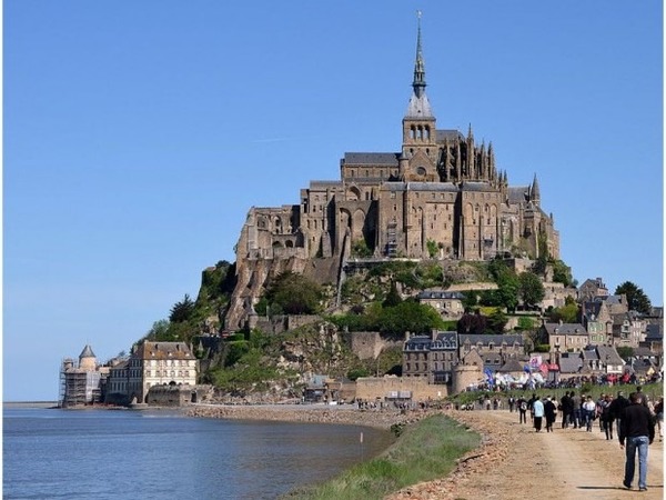 Le mont Saint-Michel a été une prison.