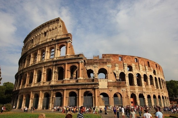 Dans quelle ville peut-on voir le Colisée ?