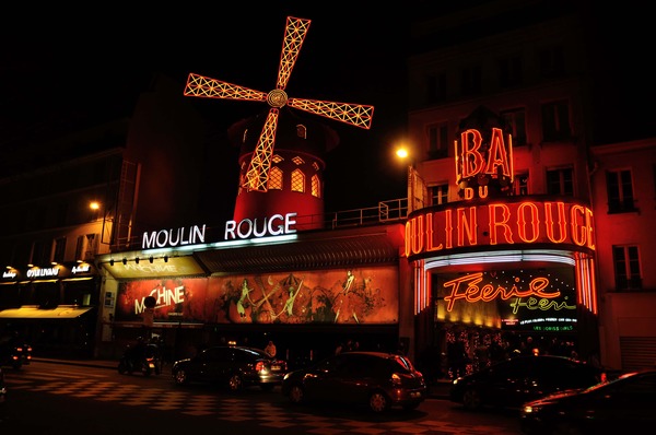 Le Moulin Rouge Paris.
