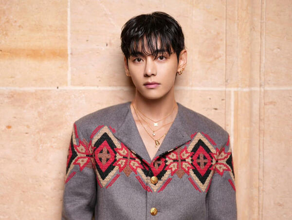 Kim Taehyung( V ).