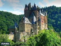 Les châteaux médiévaux