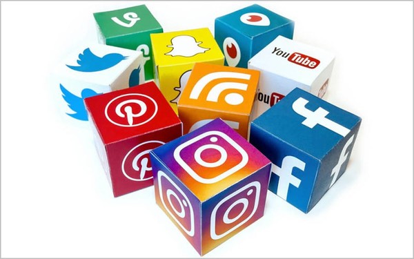 Les réseaux sociaux logos